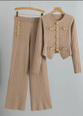 “2-delige Lente Knitwear Set met Gouden Knopen – Comfortabel & Allround”